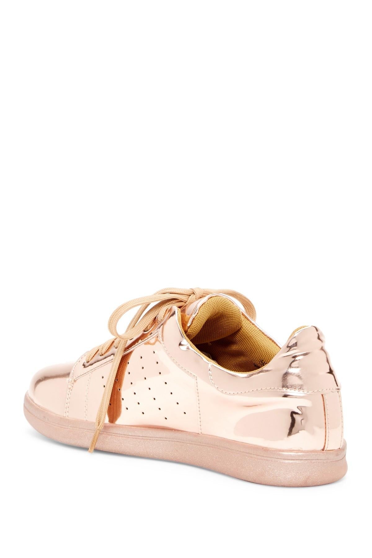 Trending Women’s Tennis Shoes